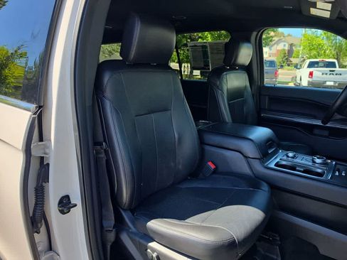 Used 2018 Ford Expedition Max XLT w/ Equipment Group 202A AWD/4WD image 25