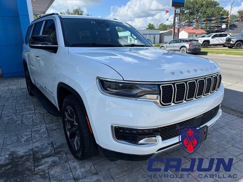 Used 2024 Jeep Wagoneer Series III AWD/4WD image 5