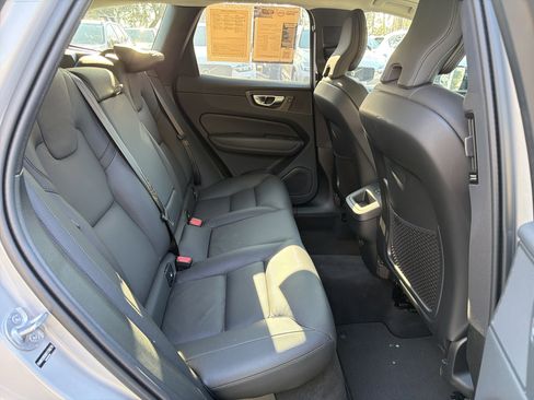 Certified 2025 Volvo XC60 B5 Plus w/ Climate Package image 33