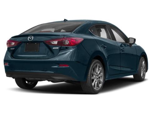 Used 2018 MAZDA MAZDA3 Touring FWD image 2
