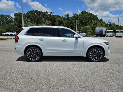 New 2026 Volvo XC90 B5 Plus image 8