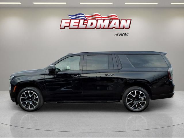 Used 2025 Chevrolet Suburban RST w/ Comfort Package AWD/4WD image 2