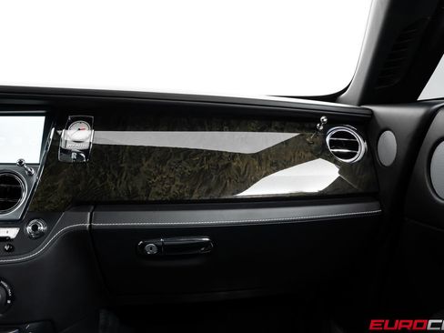 Used 2016 Rolls-Royce Wraith RWD image 26