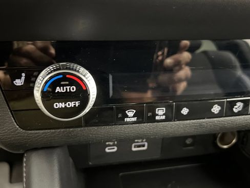 Used 2024 Mitsubishi Outlander SE FWD image 60