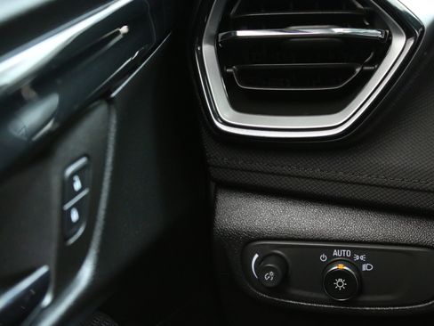 Used 2024 Chevrolet TrailBlazer LS image 19