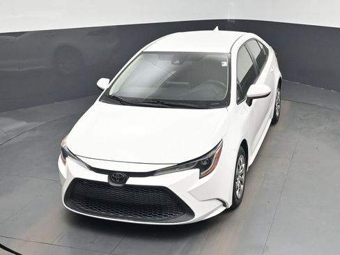 Used 2020 Toyota Corolla LE image 39