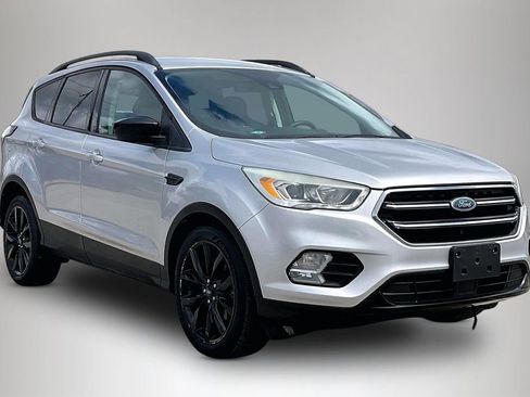 Used 2018 Ford Escape SE w/ SE Sport Appearance Package image 1