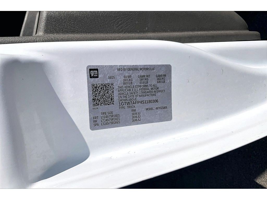 Used 2025 GMC Savana 2500 w/ Driver Convenience Package RWD image 18