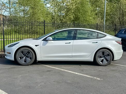 Used 2023 Tesla Model 3 Standard Range RWD image 6