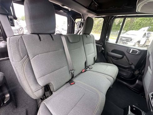 Used 2024 Jeep Wrangler Unlimited Sport AWD/4WD image 25