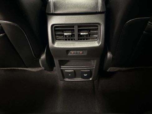 Used 2019 Ford Edge Titanium w/ Equipment Group 301A AWD/4WD image 30