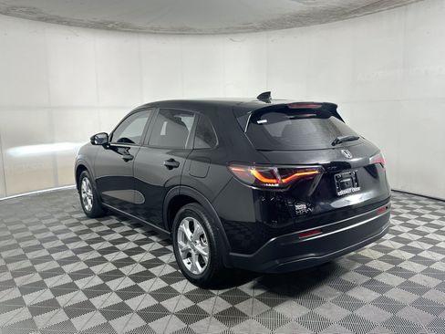 Used 2025 Honda HR-V LX image 5