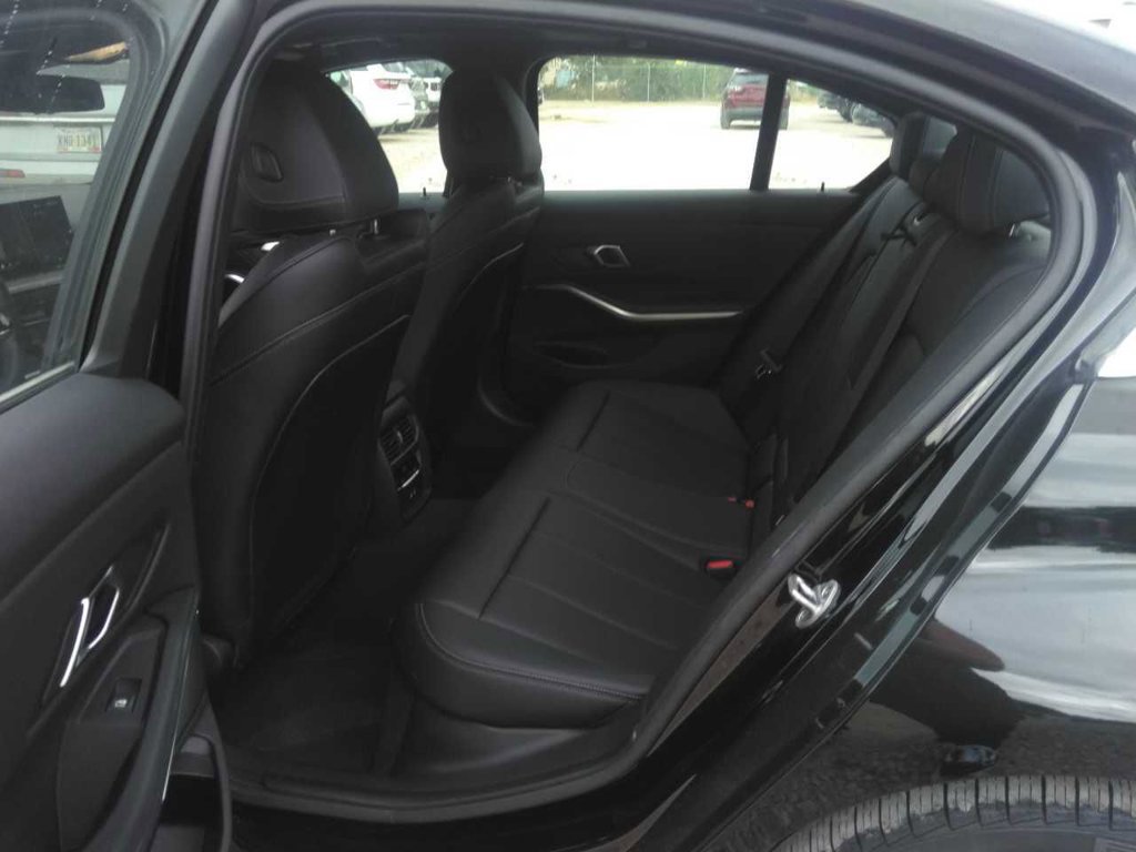 Used 2026 BMW 330i xDrive Sedan AWD/4WD image 7