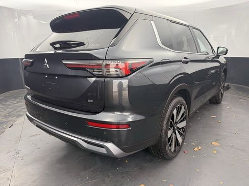 New 2025 Mitsubishi Outlander SEL image 3