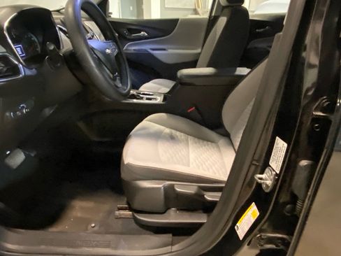Used 2021 Chevrolet Equinox LS image 14
