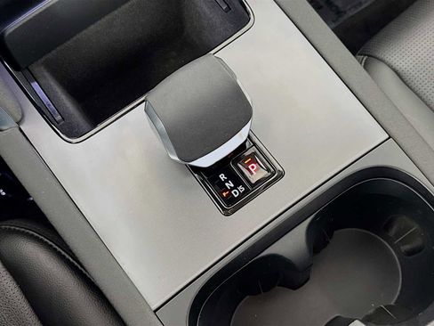 Used 2025 Land Rover Discovery Sport S image 17