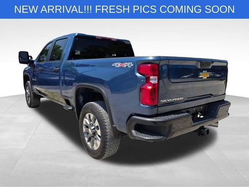 Used 2025 Chevrolet Silverado 2500 Custom w/ Custom Value Package AWD/4WD image 6