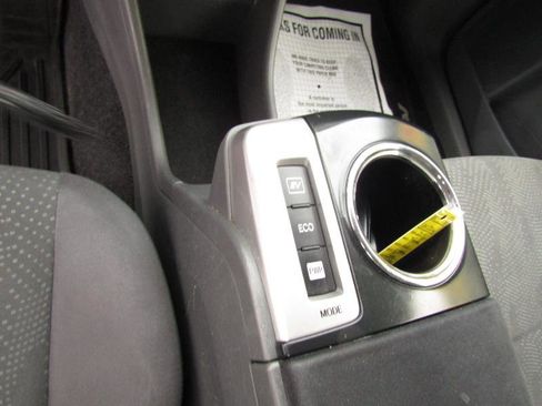 Used 2014 Toyota Prius V Three image 39