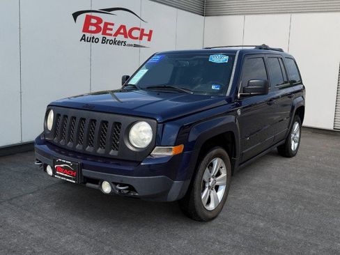 Used 2014 Jeep Patriot Latitude w/ Sun/Sound Group AWD/4WD image 1