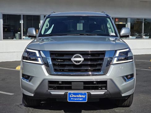 Used 2024 Nissan Armada SL w/ Captain's Chairs Package RWD image 4
