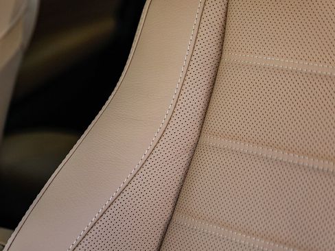 New 2026 Mercedes-Benz GLS 450 4MATIC image 25