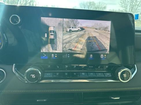 Used 2024 Chevrolet Colorado ZR2 w/ ZR2 Convenience Package III image 24