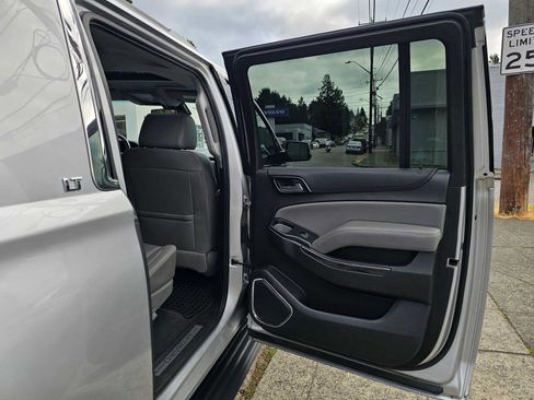 Used 2020 Chevrolet Suburban LT AWD/4WD image 23
