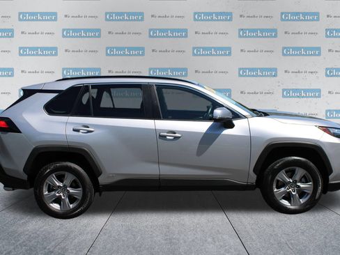 Used 2022 Toyota RAV4 XLE w/ Convenience Package AWD/4WD image 4