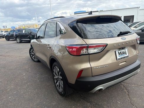 Used 2020 Ford Escape Titanium image 5