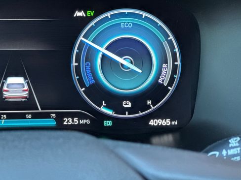 Used 2022 Hyundai Santa Fe SEL Premium w/ Cargo Package image 27