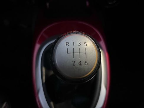 Used 2011 Nissan Juke SL image 19