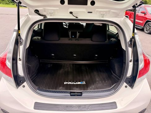 Used 2017 Toyota Prius C One FWD image 22