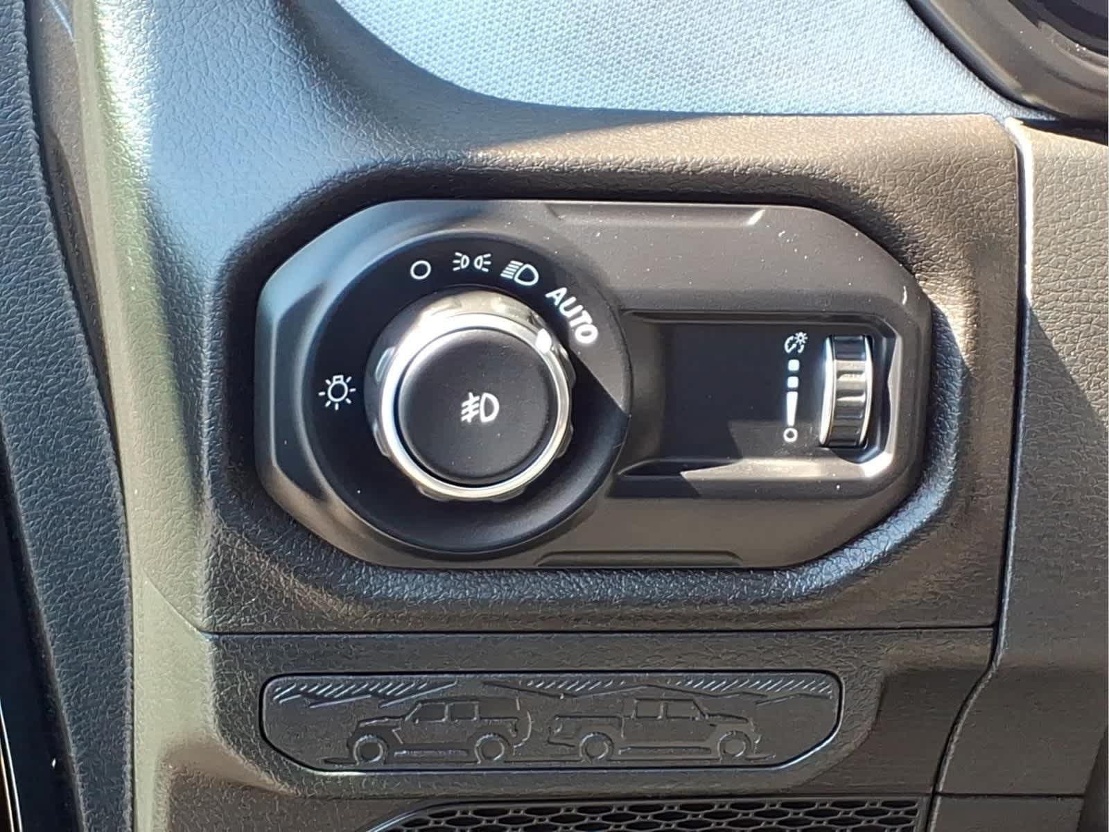 Used 2024 Jeep Wrangler Unlimited Sport AWD/4WD image 13