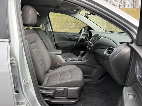 Used 2021 Chevrolet Equinox LT image 29