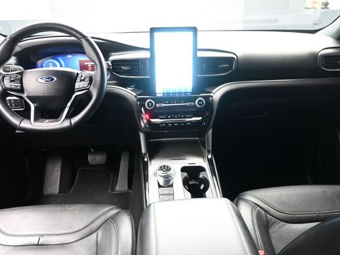 Used 2022 Ford Explorer ST w/ Equipment Group 401A image 9