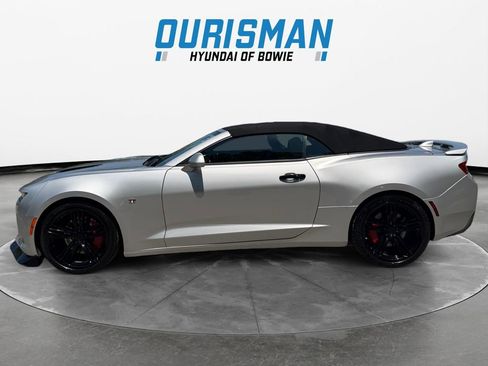 Used 2018 Chevrolet Camaro SS RWD image 3