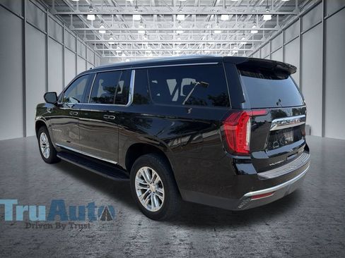 Used 2022 GMC Yukon XL SLT RWD image 3
