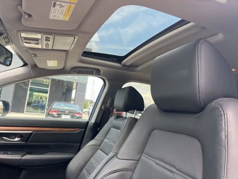 Used 2020 Honda CR-V Touring image 11