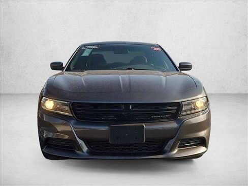 Used 2020 Dodge Charger SXT RWD image 2