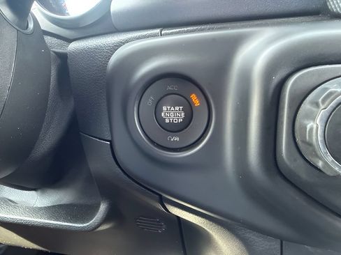 Used 2021 Jeep Gladiator Mojave w/ Cold Weather Group AWD/4WD image 20