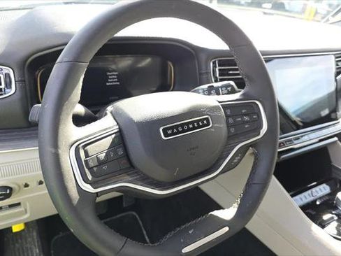 Certified 2024 Jeep Wagoneer Series II image 7