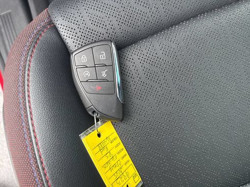 Used 2025 Chevrolet Equinox RS w/ Safety and Technology Package AWD/4WD image 33