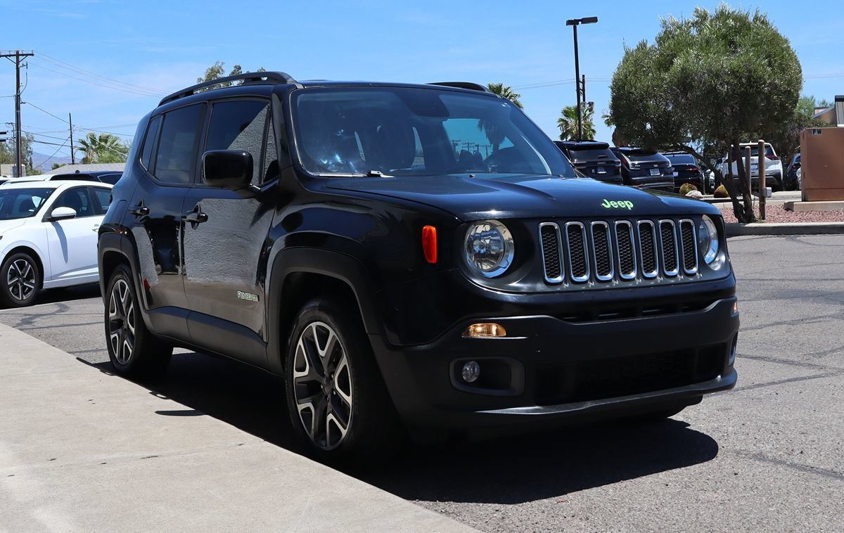 Used 2018 Jeep Renegade Latitude FWD image 15