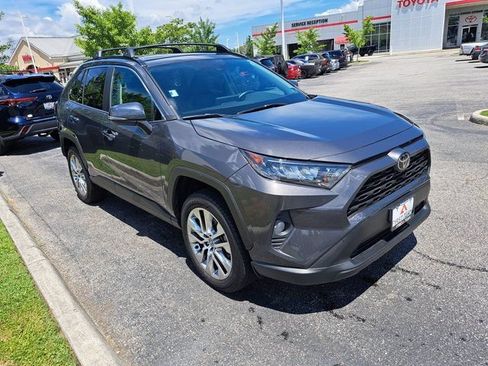 Used 2020 Toyota RAV4 XLE Premium AWD/4WD image 5