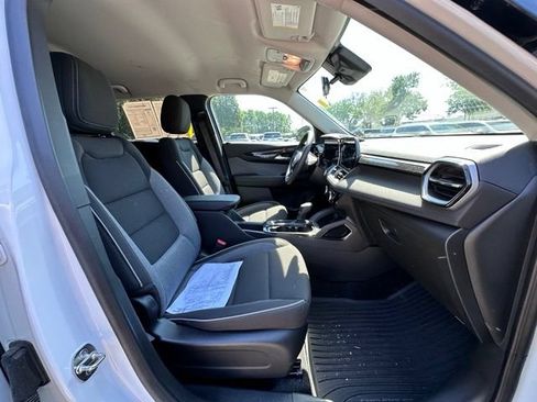 Used 2024 Chevrolet TrailBlazer LT FWD image 28