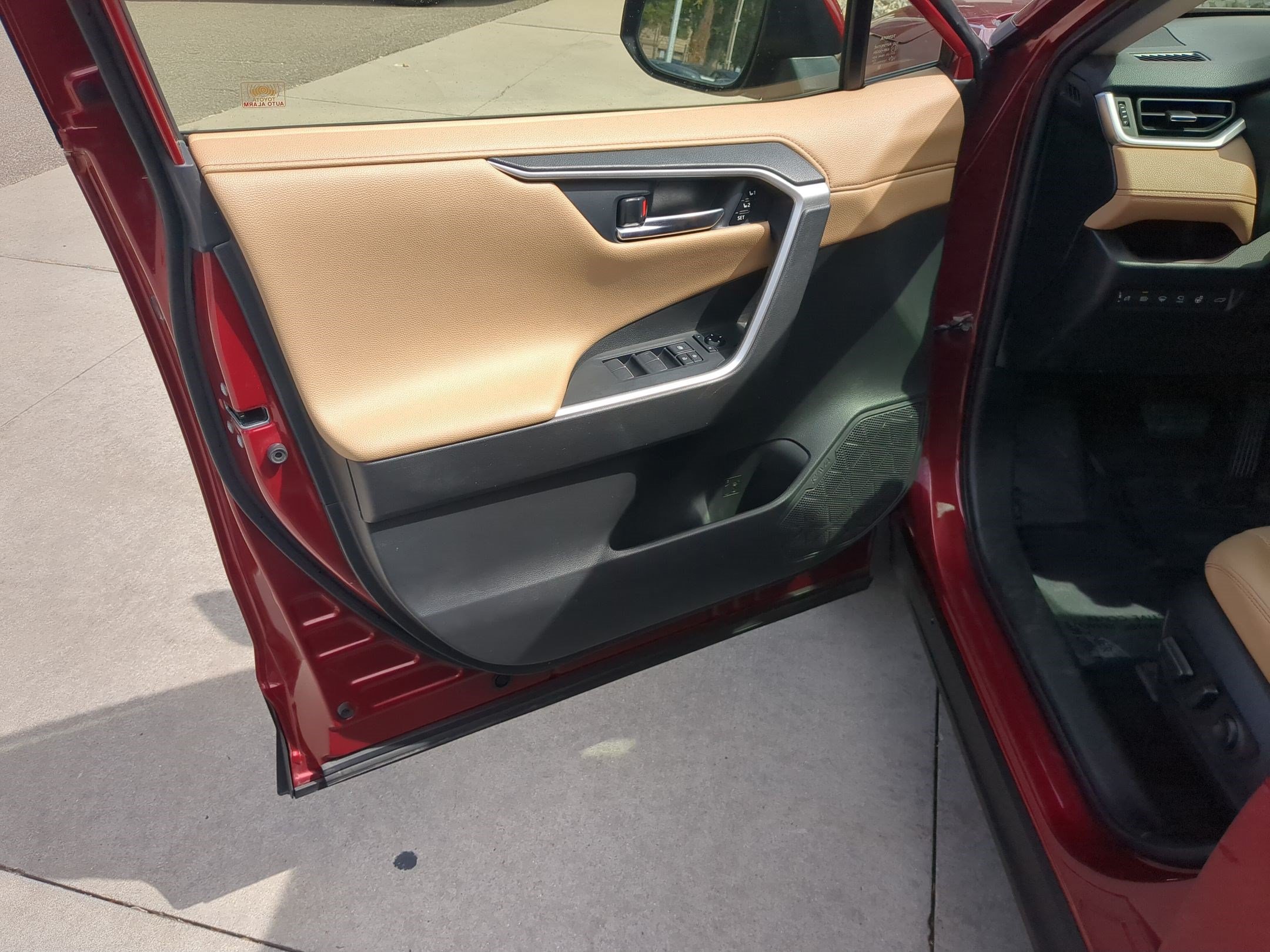 Used 2021 Toyota RAV4 Limited AWD/4WD image 13