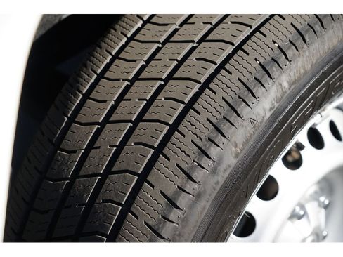 Used 2024 Toyota Tacoma SR image 29