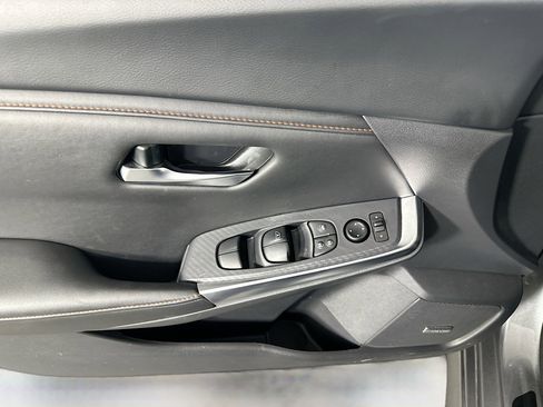 Used 2024 Nissan Sentra SR w/ SR Premium Package image 15