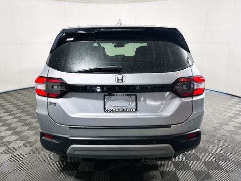 Used 2025 Honda Pilot EX-L image 4