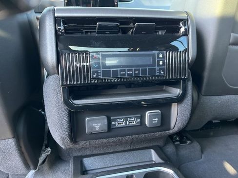 New 2026 Jeep Grand Wagoneer Limited image 10